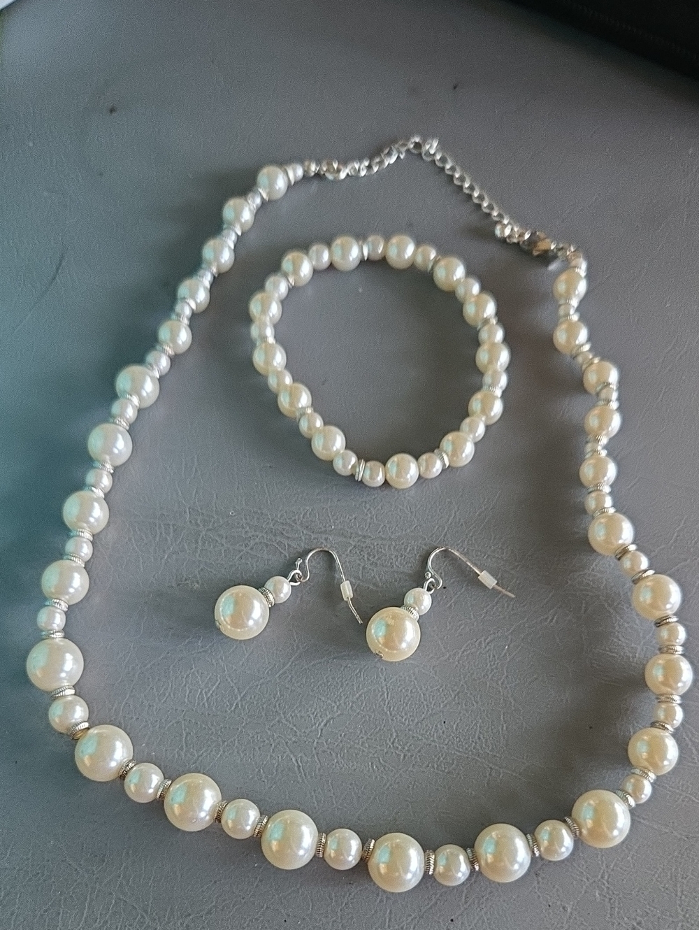Classic White Pearl Necklace, Bracelet & Earring Set - Unbranded